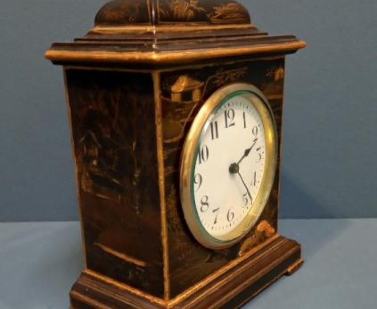 Edwardian Black Chinoiserie Mantel Clock  - Image 4