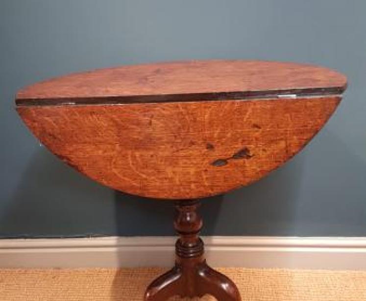 Unusual George III Oak Snap Top Table with Drop Leaf - Image 3