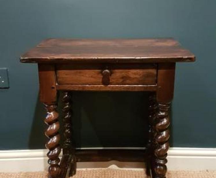 Small Proportioned William and Mary Period Oak Side Table - Image 1