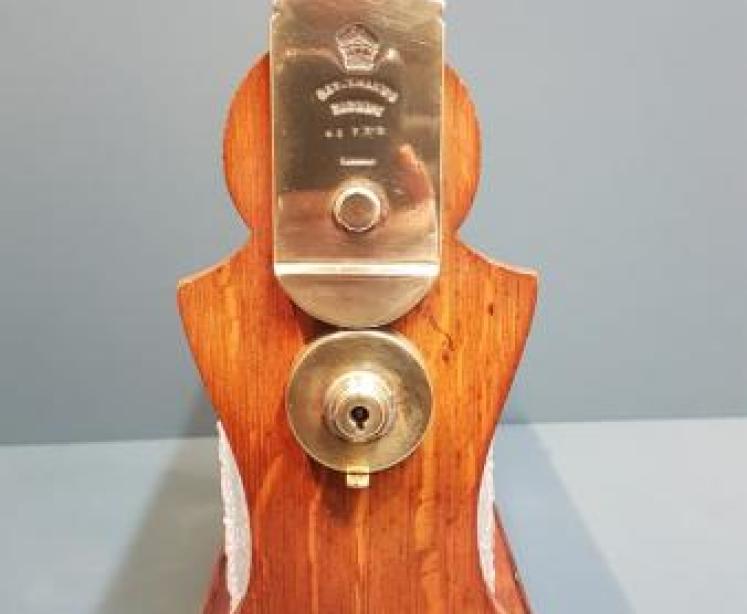 Atkinson Lancaster 2 Pint Bottle Tantalus - Image 5