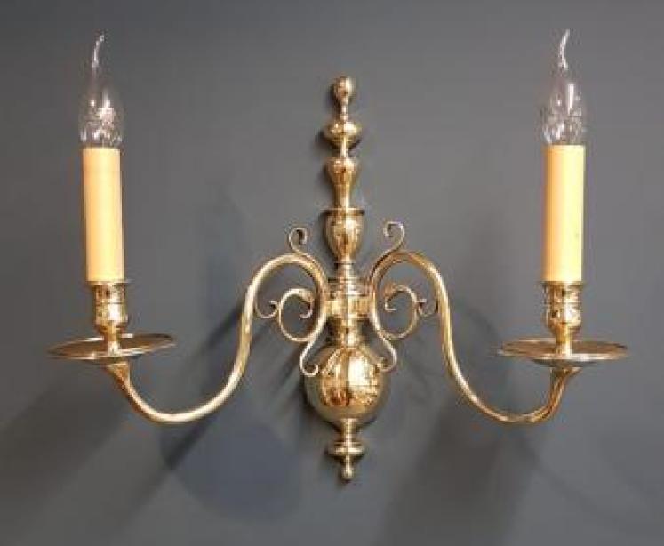 Matching Pair of Edwardian Brass Wall Lights - Image 1