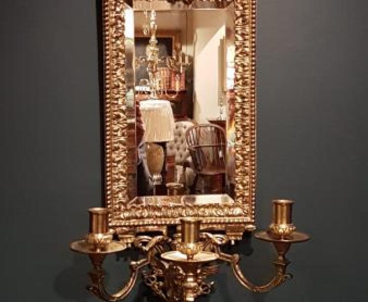 Victorian Gilt Brass Mirror Back Wall Sconce - Image 1