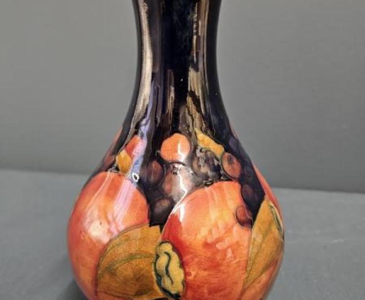Early Moorcroft Pomegranate on Blue Ground Vase - Image 4