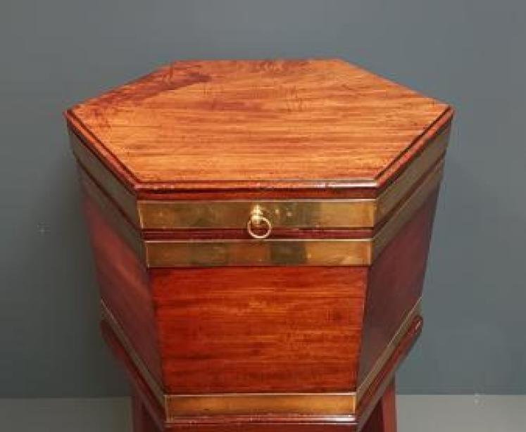 George III Mahogany Brass Bound Cellarette - Image 2