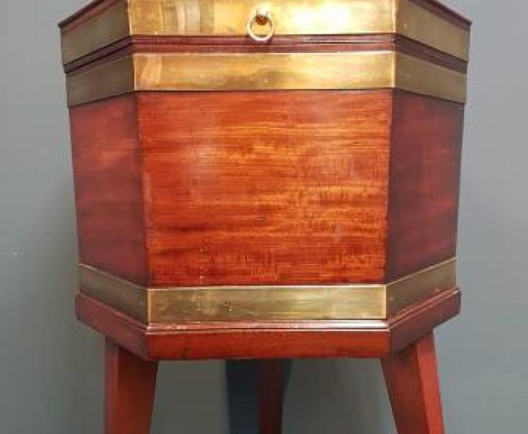 George III Mahogany Brass Bound Cellarette - Image 3