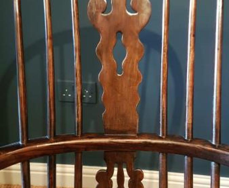 Early Victorian Ash & Elm High Back Windsor Armchair - Image 3