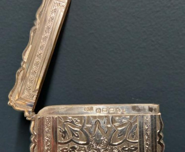 Victorian Engraved Silver Card Case - Image 5