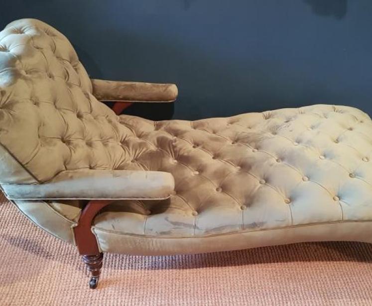 Superb Victorian Walnut Framed Chaise Longue - Image 4