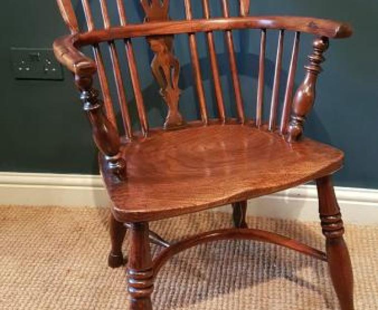 Early Victorian Yew Wood Windsor Chair - Image 1