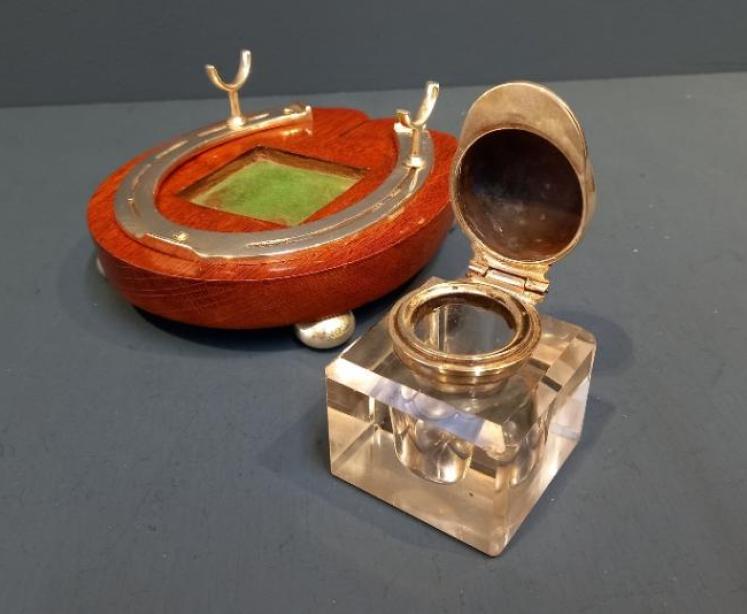 Victorian Oak Horse Racing Themed Pen & Inkstand - Image 6
