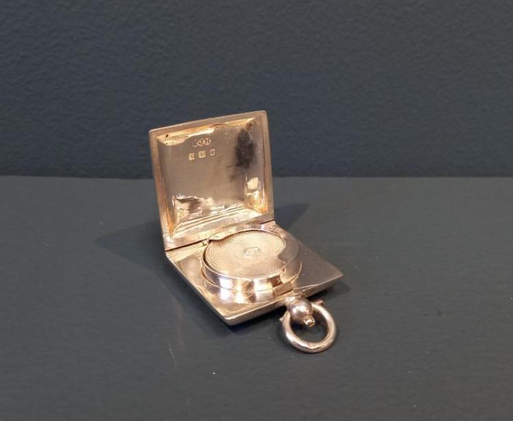 Immaculate Edwardian Period Silver Square Sovereign Case - Image 1