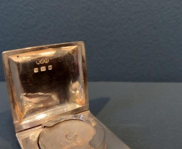 Immaculate Edwardian Period Silver Square Sovereign Case - Image 4