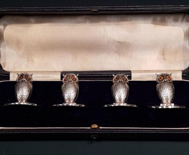 Set of Four Sampson Mordan Silver Owl Menu Holders - Image 1