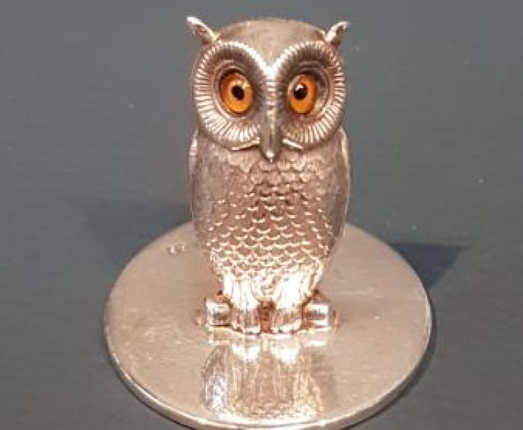 Set of Four Sampson Mordan Silver Owl Menu Holders - Image 2