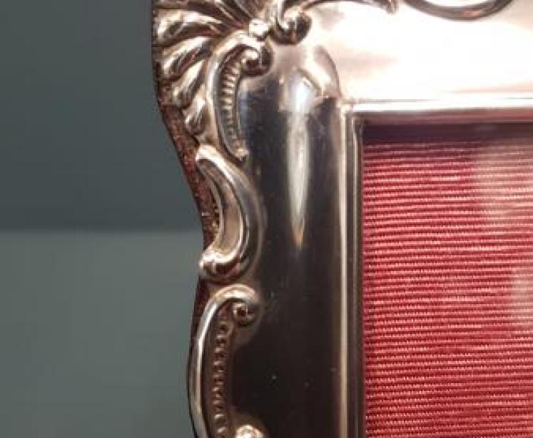 Edwardian Embossed Silver Photo Frame - Image 4