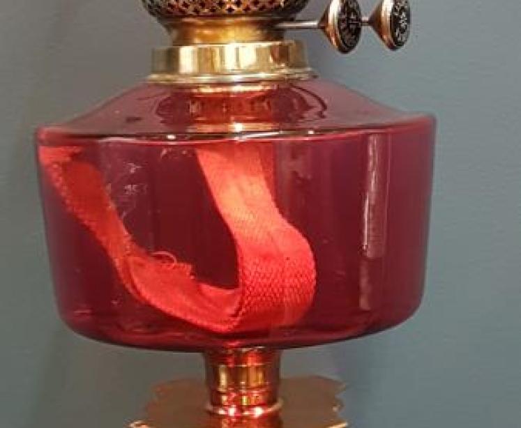 Victorian Corinthian Column Cranberry Oil Lamp - Image 3