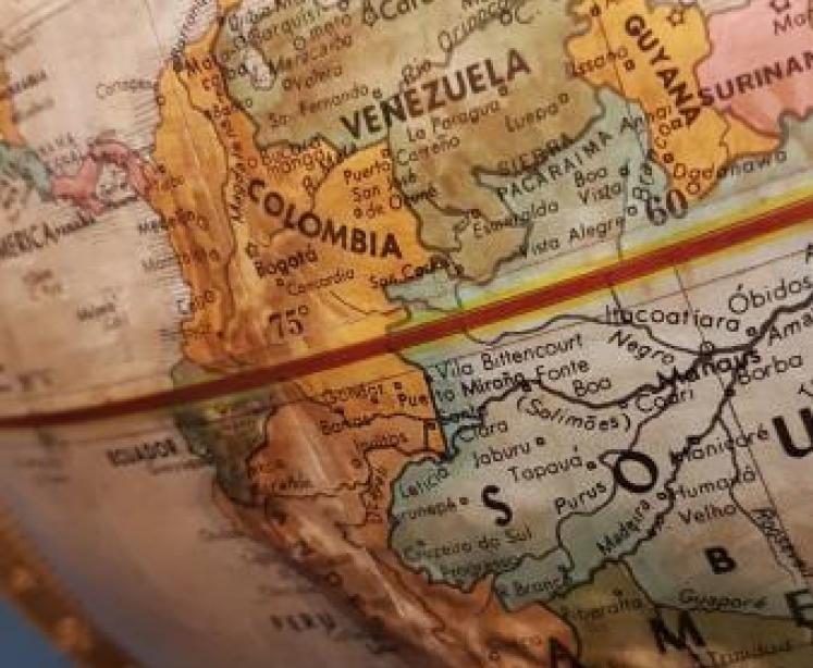 1950's Floor Standing Library Globe - Image 3