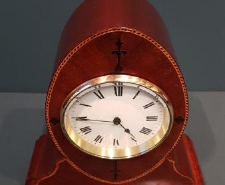 Fine Quality Elliptical Inlaid Mahogany Mantel Clock - Image 3