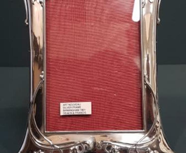 Superb Art Nouveau Silver Photo Frame - Image 1