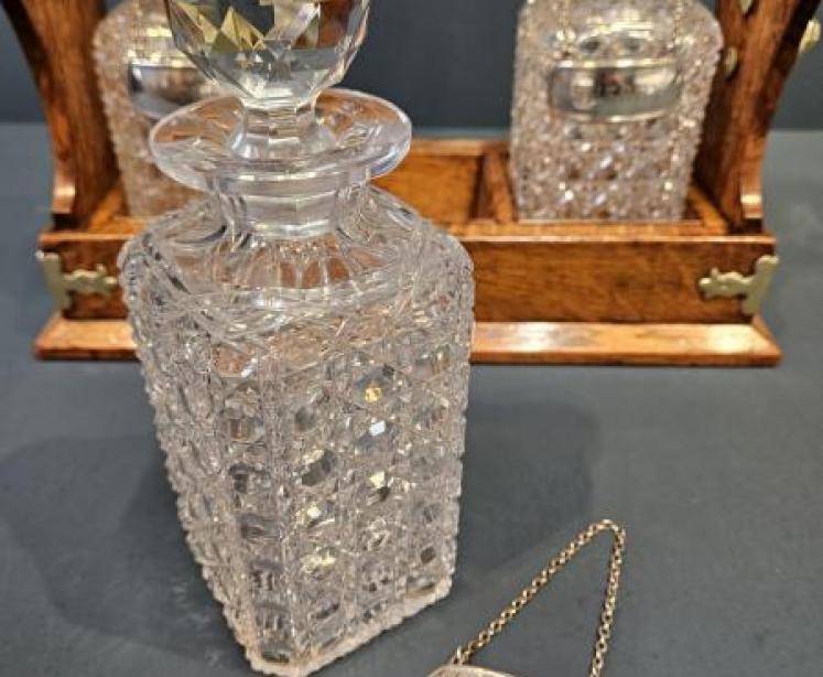 Superb Victorian Oak Three Bottle Tantalus - Image 2