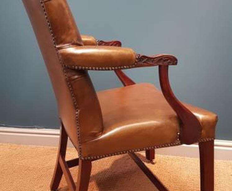 George III Mahogany Framed Gainsborough Chair - Image 2