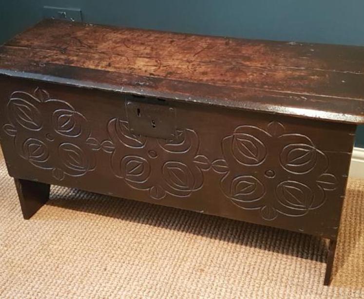 Period Oak Sword Box - Image 2