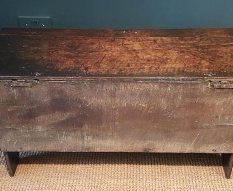 Period Oak Sword Box - Image 4