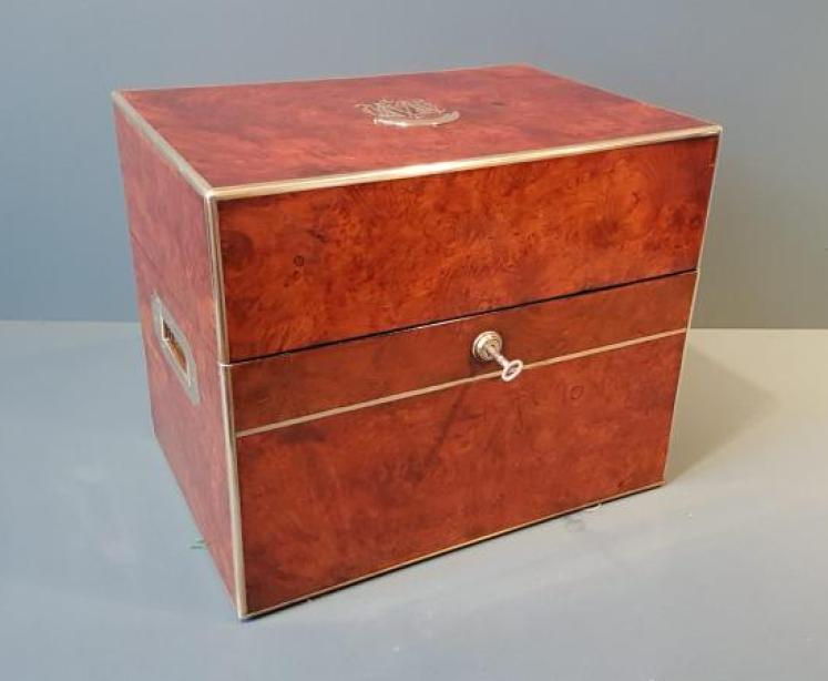 Early Victorian Walnut Decanter Box - Image 7
