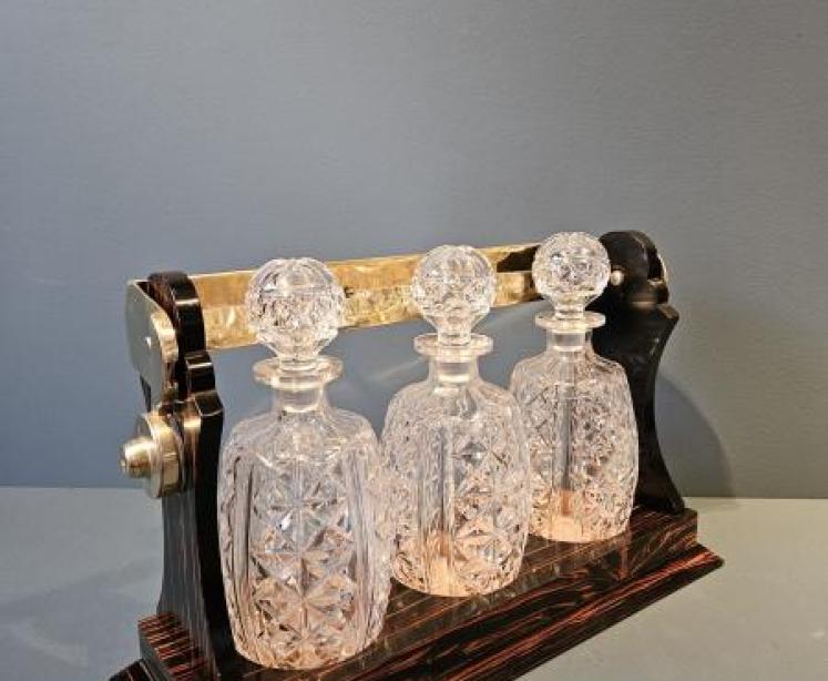 Victorian Coromandel Pint Decanters Tantalus  - Image 2