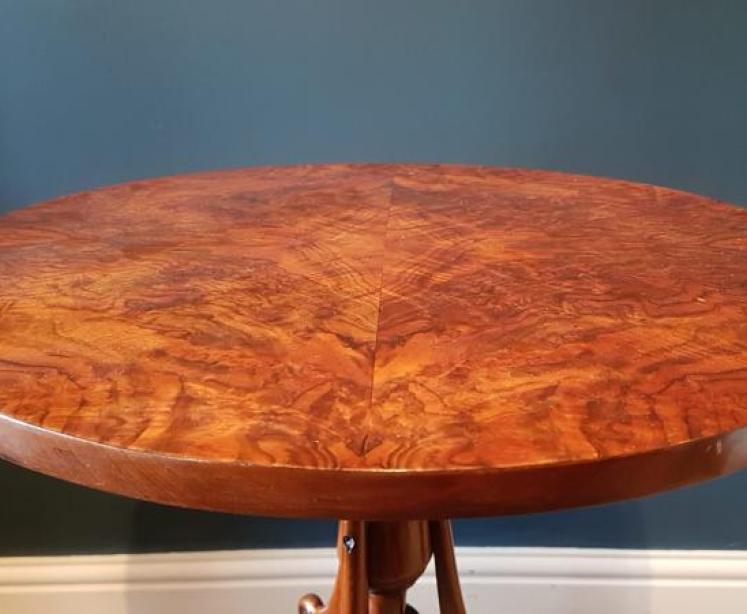 Fine Victorian Burr Walnut Lamp Table  - Image 2