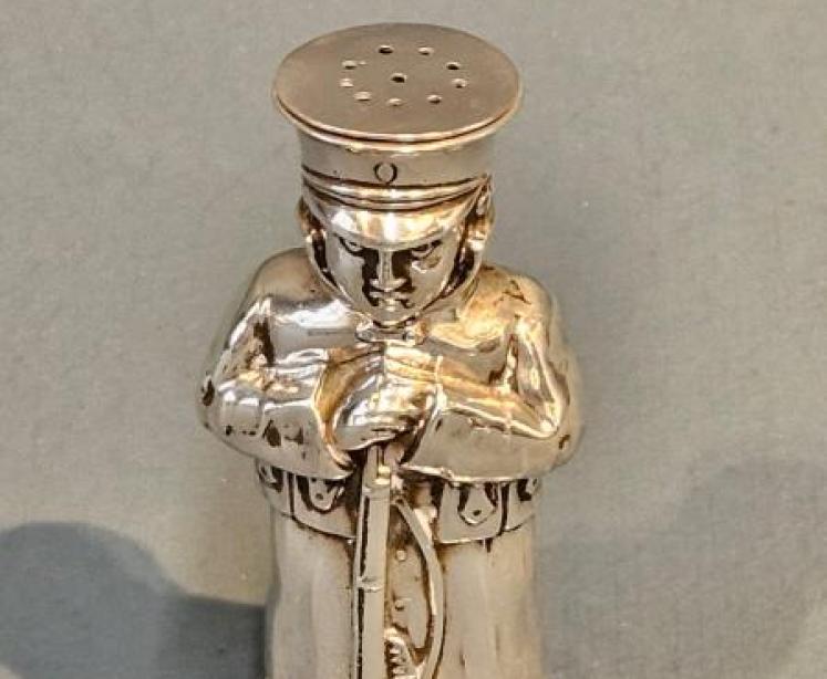 Rare Edwardian Silver Soldier Pepper Pot  - Image 4