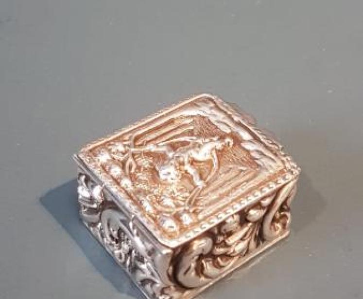 Unusual Victorian Silver Single Ring Box - Image 4