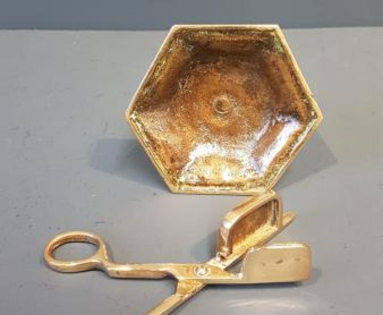 Georgian Snuffers and Stand - Image 4