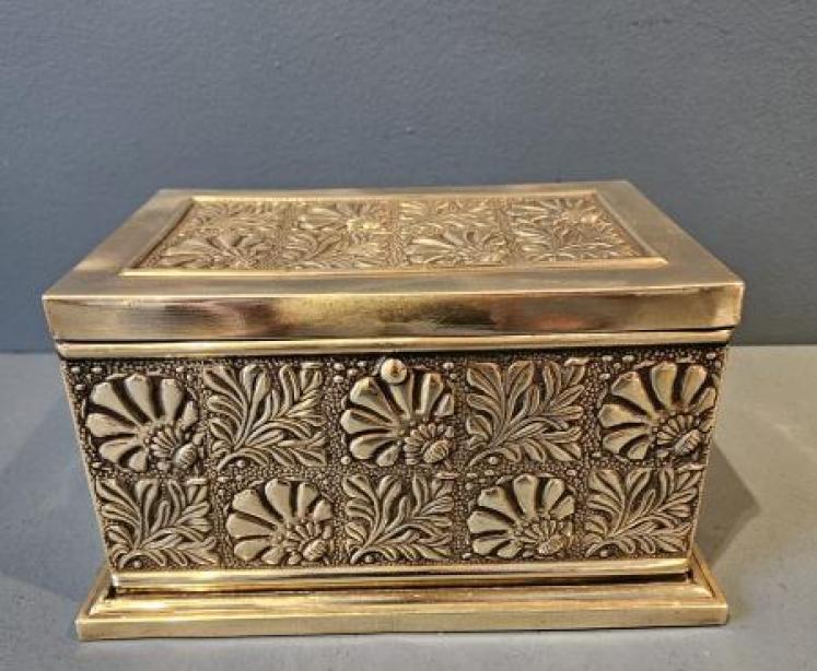 Ats and Crafts Brass Tea Caddy - Image 1