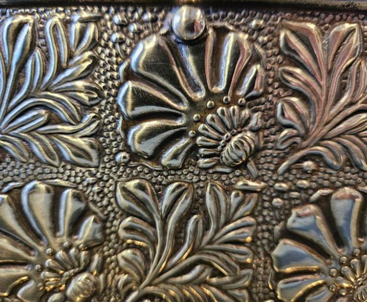 Ats and Crafts Brass Tea Caddy - Image 4