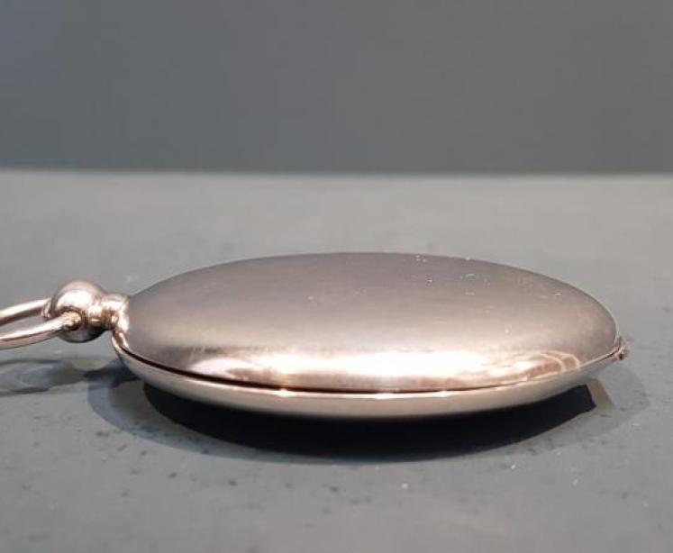 Silver Pocket Watch Style Triple Sovereign Case - Image 3