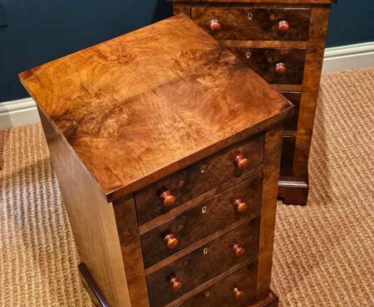 Matching Pair of Victorian Burr Walnut Bedside Chests - Image 7
