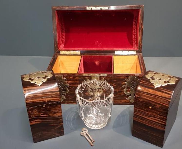 Fine Quality Early Victorian Tea Caddy - Image 3