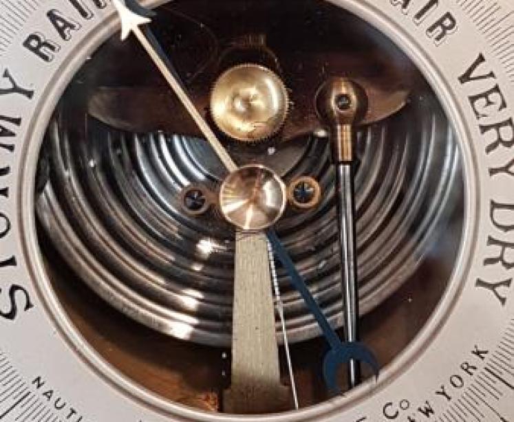 Victorian Marine Bulk Head Barometer - Image 4