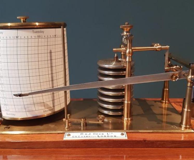 Superior Quality Victorian Walnut Barograph by Beck - Image 5