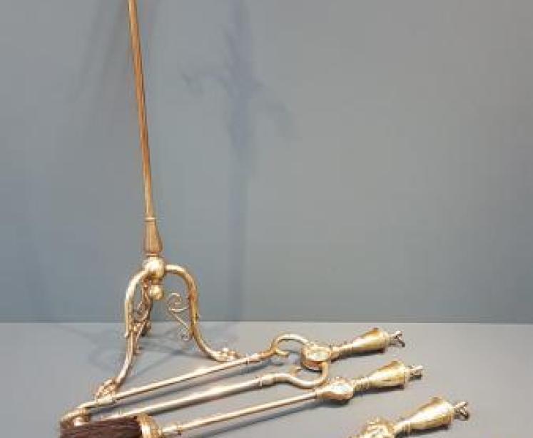 Superb Victorian Brass Fireside Companion Set - Image 4