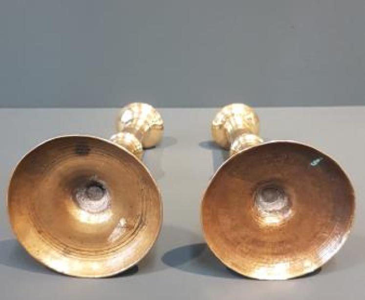 Pair of George III Brass Candlesticks with Pushers - Image 2