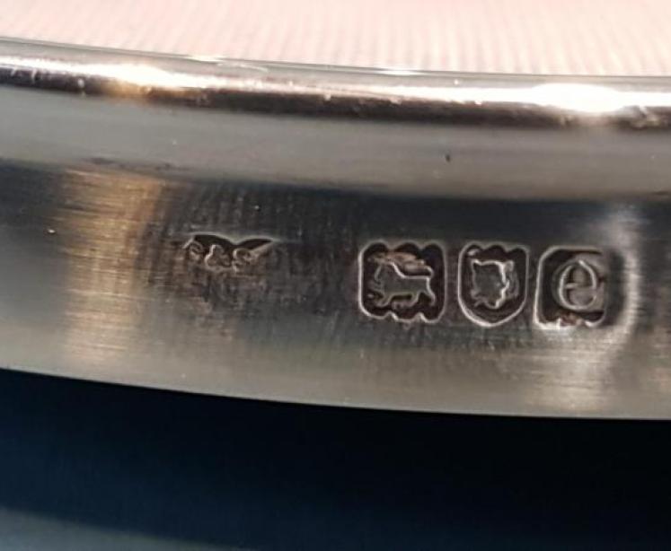 Victorian Silver Ribbon Crest Photo Frame - Image 5