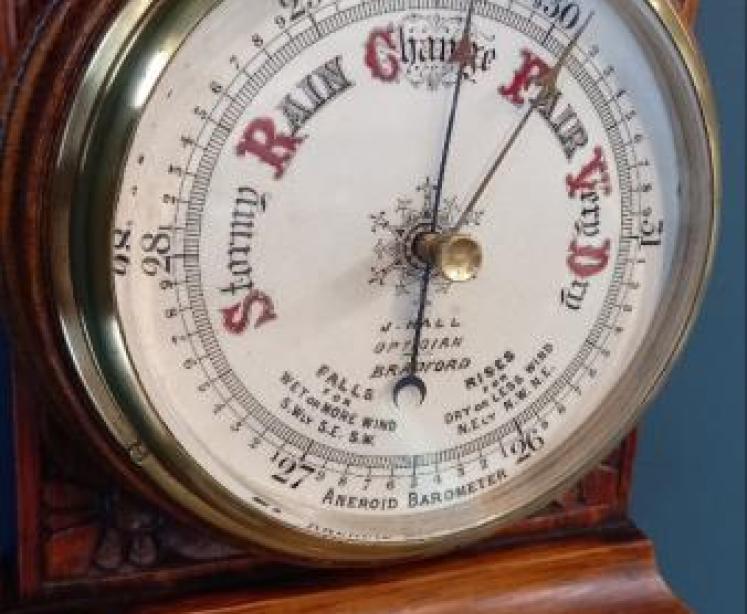 Small Victorian Oak Yorkshire Banjo Barometer - Image 5