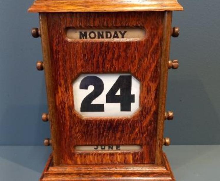 Large Edwardian Oak Perpetual Desk Calendar - Image 1