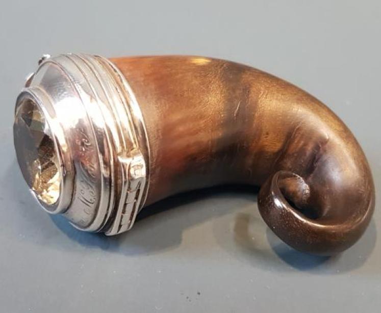 Victorian Snuff Horn with Silver and Citrine Lid - Image 7