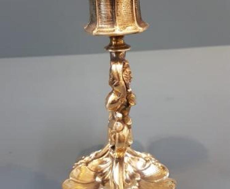 Pair of Victorian Cast brass Chambersticks - Image 5