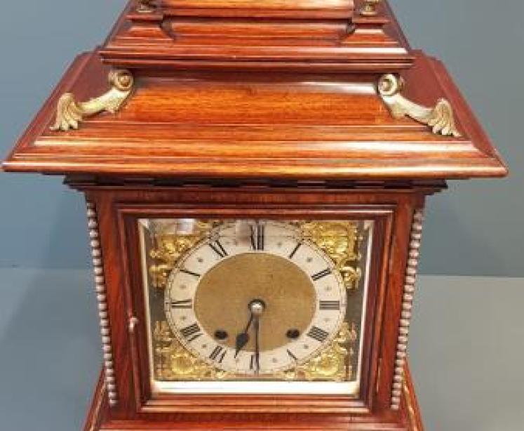 Victorian Walnut Ting-Tang Bracket Clock - Image 2