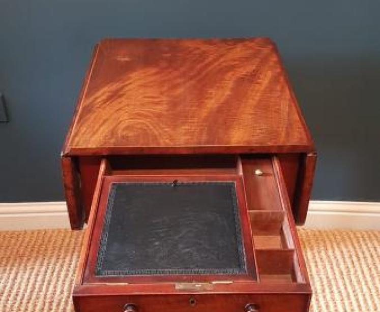 Regency Figured Mahogany Lamp Table - Image 3