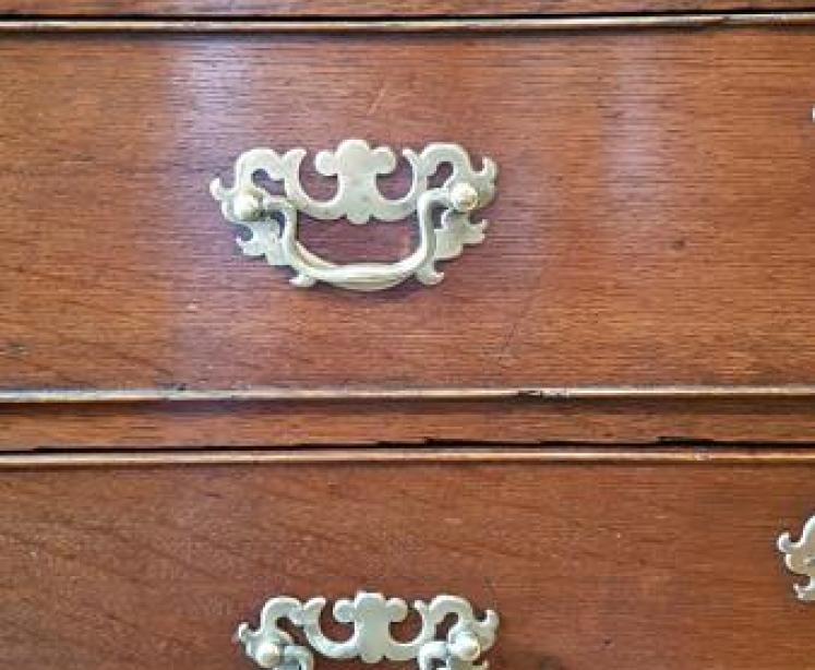 Superior Quality George III Oak Chest of Drawers  - Image 2